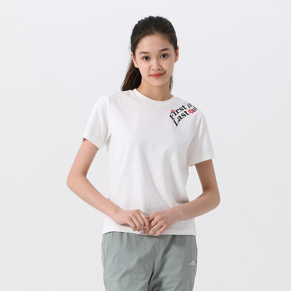 [오닐] [모델착장] 여성 변형 아트웍 반팔 티셔츠 OWTRM6201-101