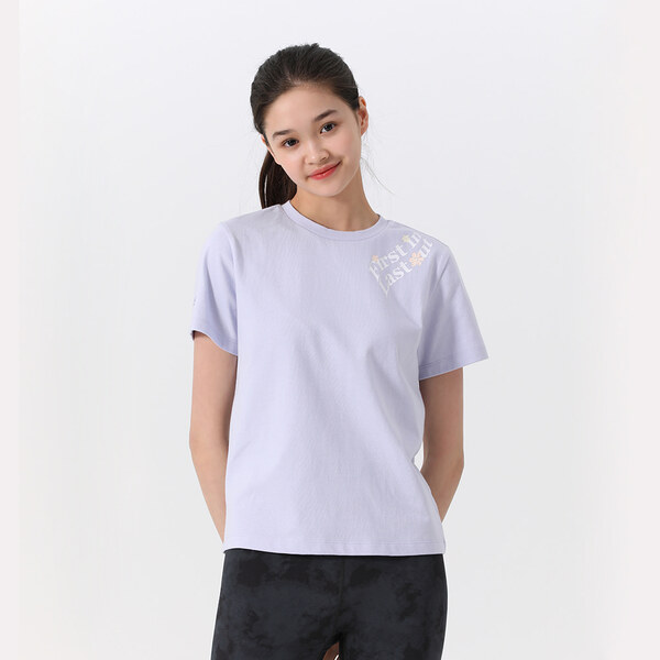 [오닐] [모델착장] 여성 변형 아트웍 반팔 티셔츠 OWTRM6201-613